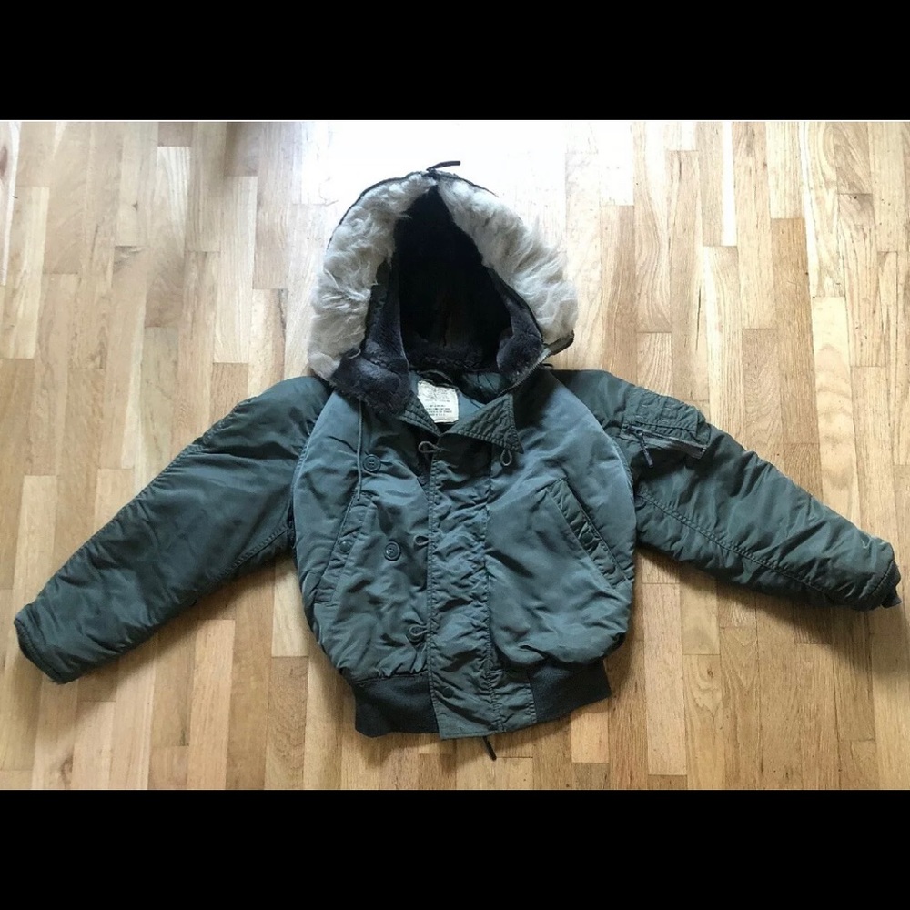 VTG US ARMY MILITARY SiZe Small. JACKET HOOD FUR